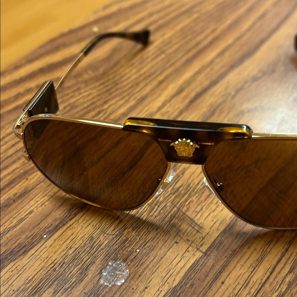 Versace Sunglasses with Gold Frame and Brown Lenses - Picture 8 of 10